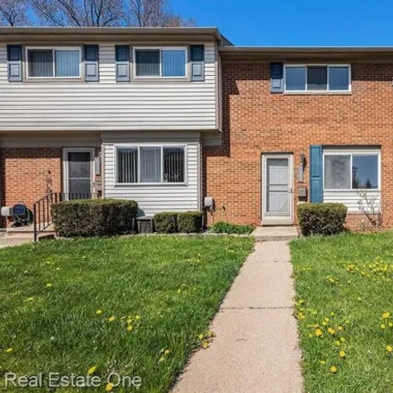 Buy this 2 bed townhouse on 25857 Salem Court in Roseville, MI 48066