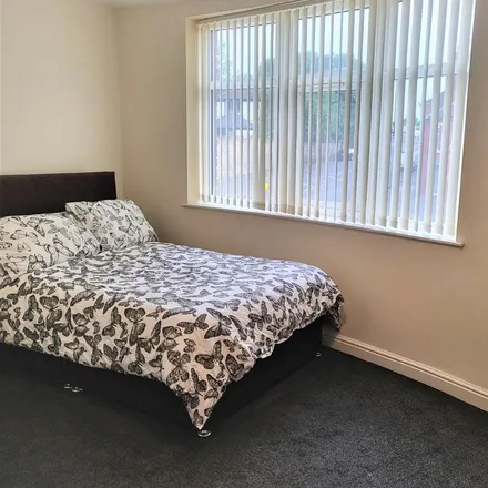 Rent this 1 bed room on Woodfield Road in Doncaster, DN4 8PP