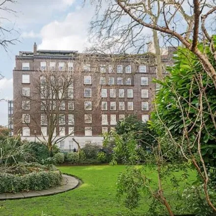 Image 3 - 44-49 Lowndes Square, London, SW1X 9JU, United Kingdom - Apartment for rent