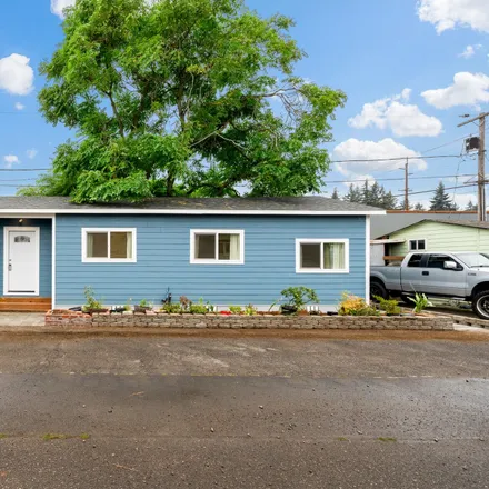 Buy this 4 bed house on Rollin' Wheels Mini Storage in Southeast Division Street, Portland