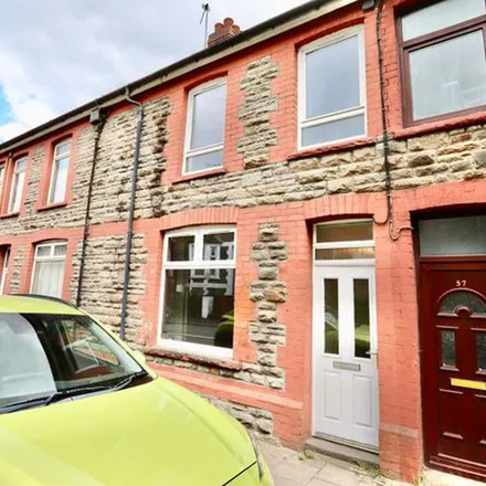 Rent this 3 bed townhouse on Cae'r Fferm in Caerphilly County Borough, CF83 2QB