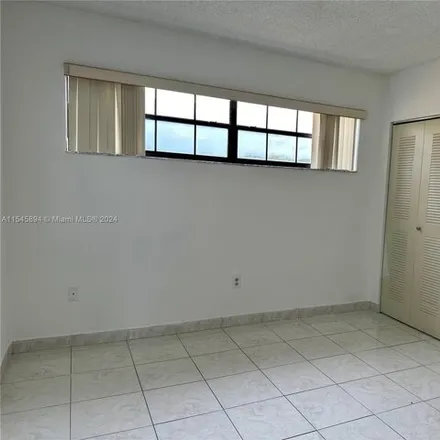 Image 5 - 2582 West 56th Street, Hialeah, FL 33016, USA - House for rent