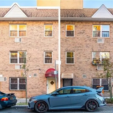 Buy this 9 bed house on 162 West 162nd Street in New York, NY 10452