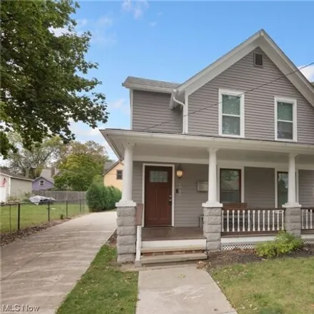 Buy this 4 bed house on 1922 West 44th Street in Cleveland, OH 44113