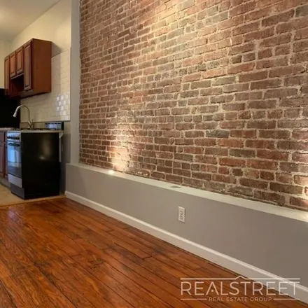 Image 2 - 20 Covert St Apt 3R, Brooklyn, New York, 11207 - House for rent