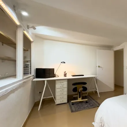 Rent this 2 bed room on Gran Via de les Corts Catalanes (lateral mar) in 664, 08001 Barcelona