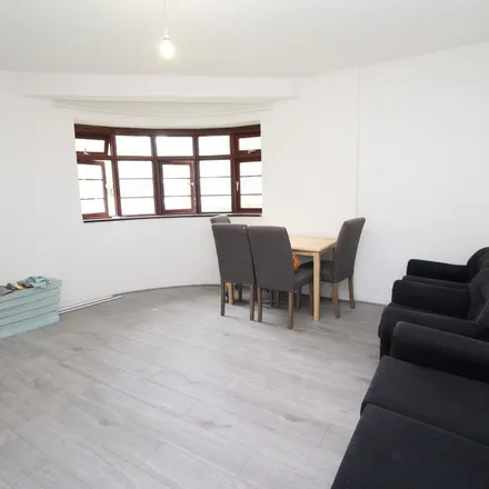 Rent this 3 bed apartment on Couchman House in Poynders Road, London