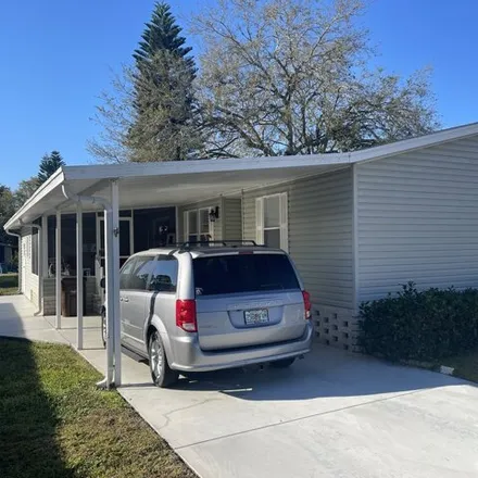 Buy this studio apartment on 158 Winterdale Drive in Polk County, FL 33850