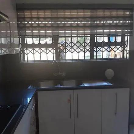 Rent this 4 bed apartment on Boswell Avenue in Mondeor, Johannesburg
