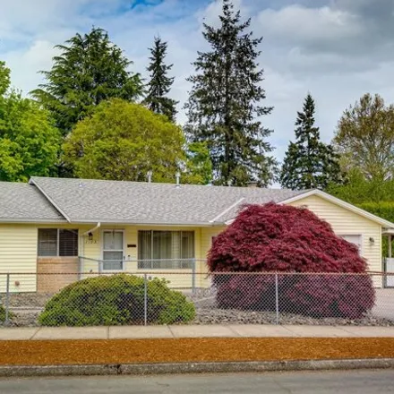 Buy this 3 bed house on 1111 South Pennington Drive in Newberg, OR 97132