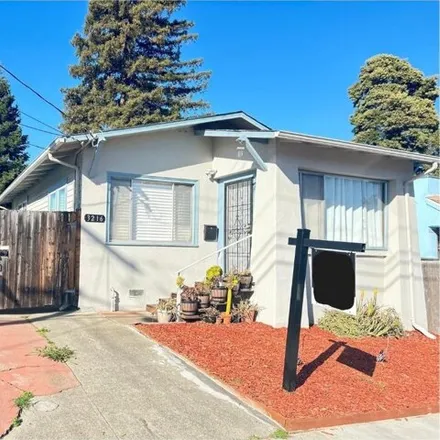 Buy this 2 bed house on 3216 Nicol Avenue in Oakland, CA 94602