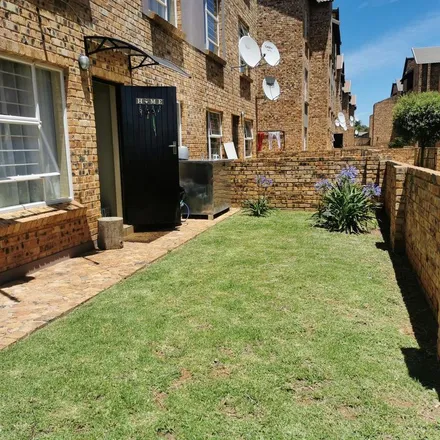 Image 9 - Crous Drive, Helderkruin, Roodepoort, 1724, South Africa - Apartment for rent
