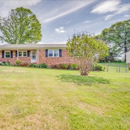 Buy this 3 bed house on 505 Robin Drive in Lynchburg, VA 24502