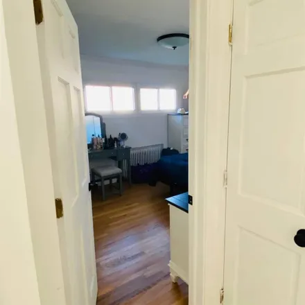 Image 3 - 6636 Moore Drive, Los Angeles, CA 90048, USA - Room for rent