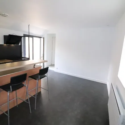 Rent this 2 bed apartment on 55 Rue Nationale in 78940 La Queue-les-Yvelines, France
