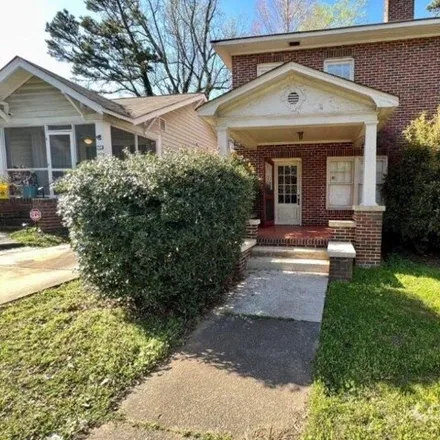 Rent this 2 bed house on 1408 Kenilworth Avenue in Charlotte, NC 28203