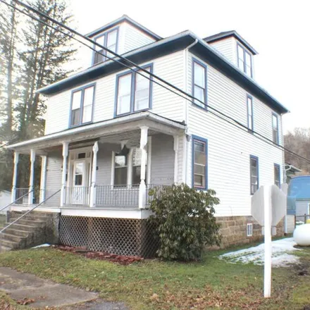 Buy this 4 bed house on 600 2nd Avenue in Marlinton, WV 24954