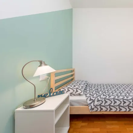 Rent this 7 bed room on Via Luigi Pellizzo in 35128 Padua Province of Padua, Italy