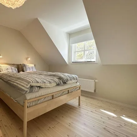 Rent this 3 bed duplex on Hamburgsund in Västra Götaland County, Sweden