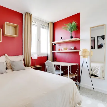 Rent this 1 bed apartment on 6 Rue du Capitaine Morinet in 94270 Le Kremlin-Bicêtre, France