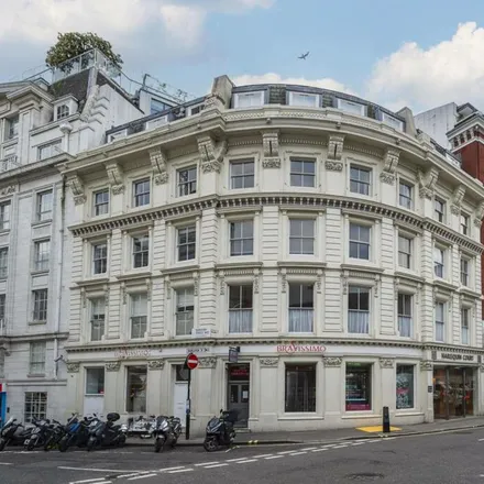 Rent this 2 bed apartment on Apple Store in 1–7 Covent Garden Piazza, London