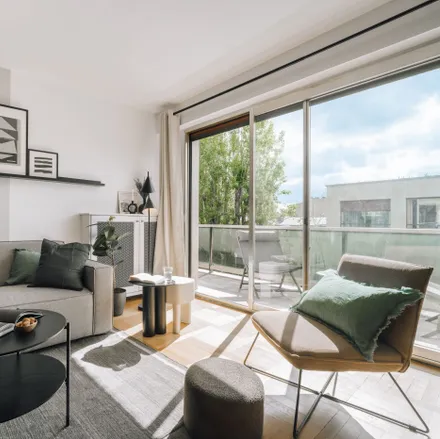Rent this 3 bed apartment on 45 Rue de Chézy in 92200 Neuilly-sur-Seine, France