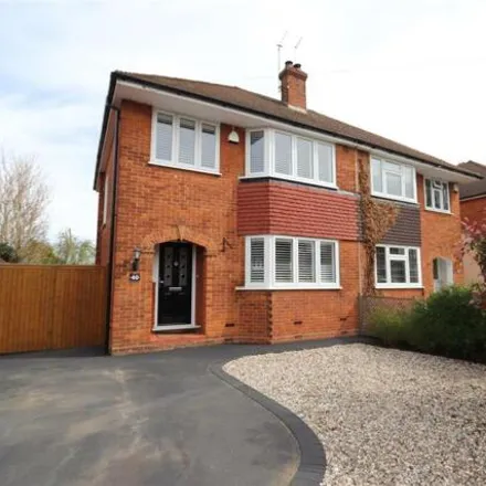 Buy this 3 bed duplex on Rochford Avenue in Brentwood, CM15 8QW