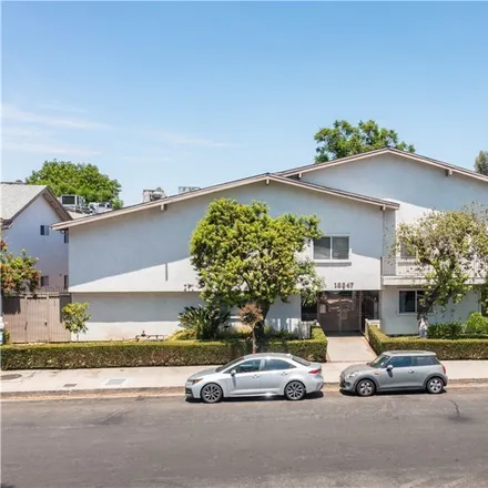 Buy this 4 bed condo on 18547 Collins Street in Los Angeles, CA 91356