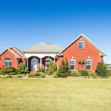 Buy this 4 bed house on 172 Willow Oak Avenue in Lexington, TN 38351