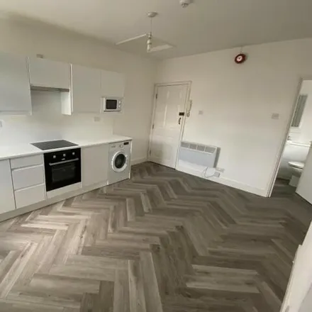 Rent this studio apartment on Taff Embankment in Cardiff, CF11 7BE