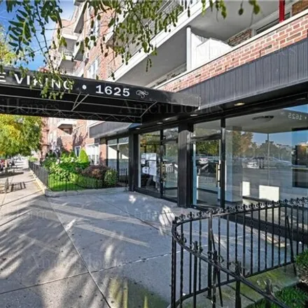 Image 2 - The Viking, 1625 Emmons Avenue, New York, NY 11235, USA - Apartment for sale