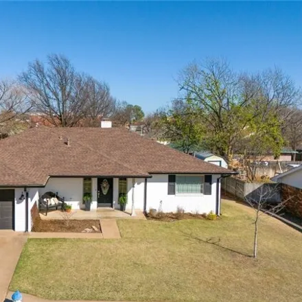Image 3 - 1006 Claremont Drive, Weatherford, OK 73096, USA - House for sale