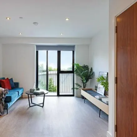 Image 3 - Sienna House, 24-34 Sutton Court Road, London, SM1 4SY, United Kingdom - Apartment for rent