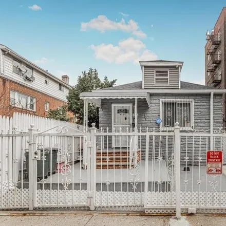 Buy this 5 bed house on 2318 Holland Avenue in New York, NY 10467