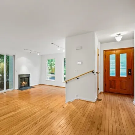Image 3 - 2032 Chadds Ford Drive, Reston, VA 20191, USA - House for sale
