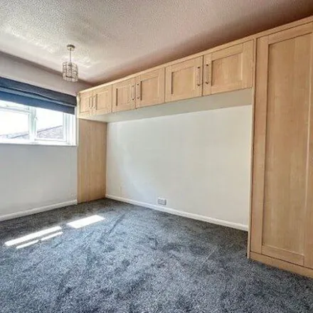Rent this 3 bed townhouse on Primark in Above Bar Street, Lansdowne Hill