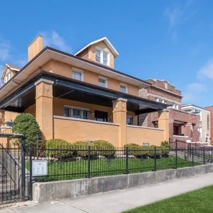 Buy this 9 bed house on 7956 South Peoria Street in Chicago, IL 60620