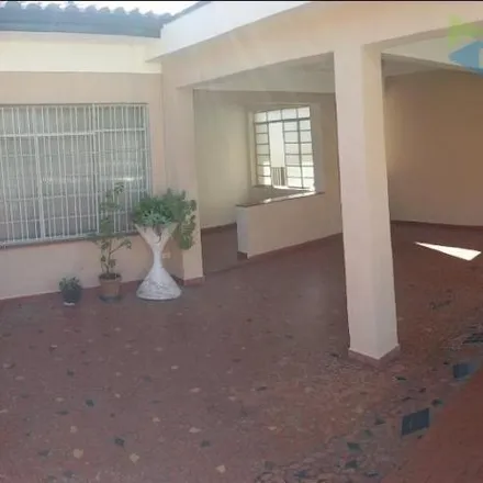 Buy this 2 bed house on Rua Padre Aquiles Silvestre in Região Central, Caieiras - SP