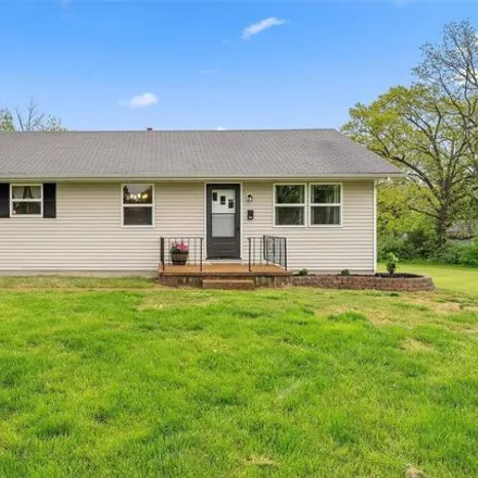 Buy this 2 bed house on 628 Cherry Lane in Warrenton, MO 63383