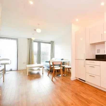 Image 7 - Waterside Heights, 16 Booth Road, London, E16 2GP, United Kingdom - Apartment for rent