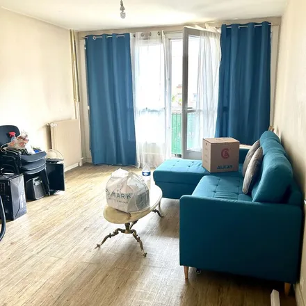 Rent this 3 bed apartment on 30 Rue Émile Zola in 94140 Alfortville, France