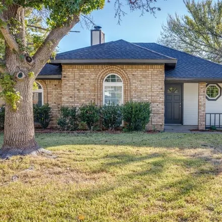 Buy this 3 bed house on 4117 Sunday Hill Drive in Arlington, TX 76016