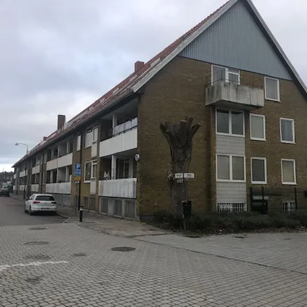 Rent this 4 bed apartment on Bragegatan 22-24 in 214 46 Malmo, Sweden