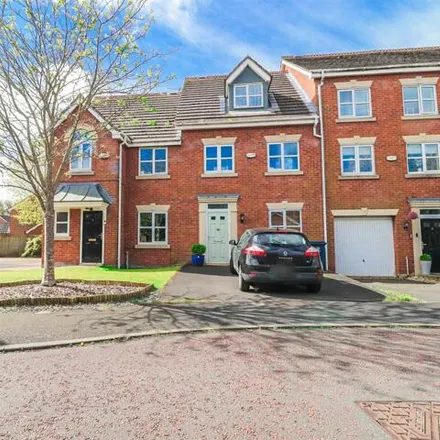 Buy this 3 bed townhouse on Kew House Drive in West Lancashire, PR8 5HH