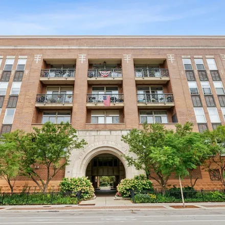 Rent this 2 bed condo on 1340-1350 West Fullerton Avenue in Chicago, IL 60614