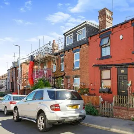 Buy this 2 bed townhouse on Aviary Road in Leeds, LS12 2PB