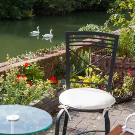 Image 7 - Swan Cottage, 3 Folly Bridge, Oxford, OX1 4LB, United Kingdom - Room for rent