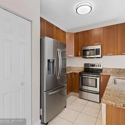 Image 4 - 374 Southwest 7th Street, Fort Lauderdale, FL 33315, USA - House for rent