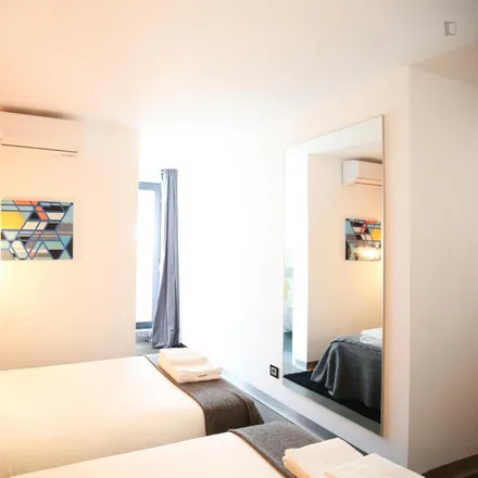 Rent this 7 bed room on Rua Carlos Bonvalot in 2770-109 Paço de Arcos, Portugal