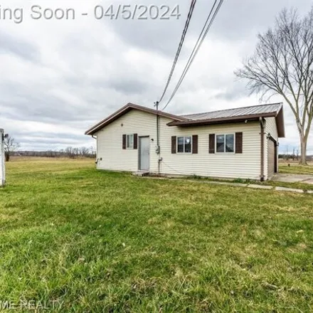 Image 2 - 10659 Sparling Road, Riley Township, MI 48041, USA - House for sale
